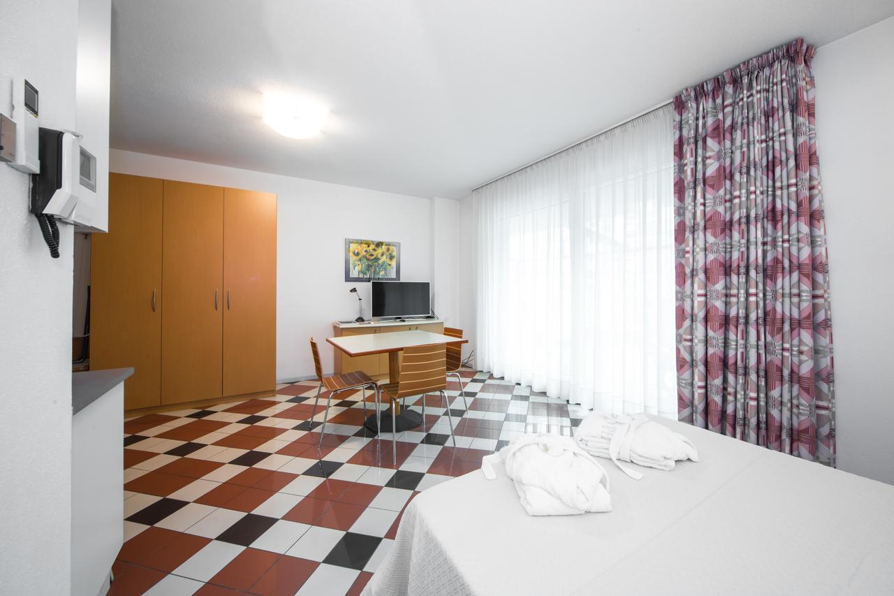 Piazzi House Aparthotel Sondrio Exteriör bild