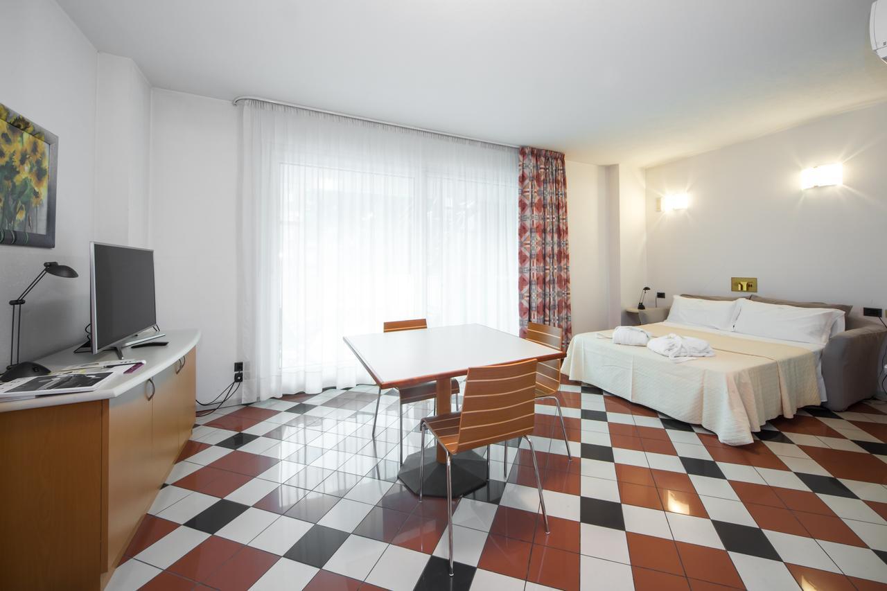 Piazzi House Aparthotel Sondrio Exteriör bild