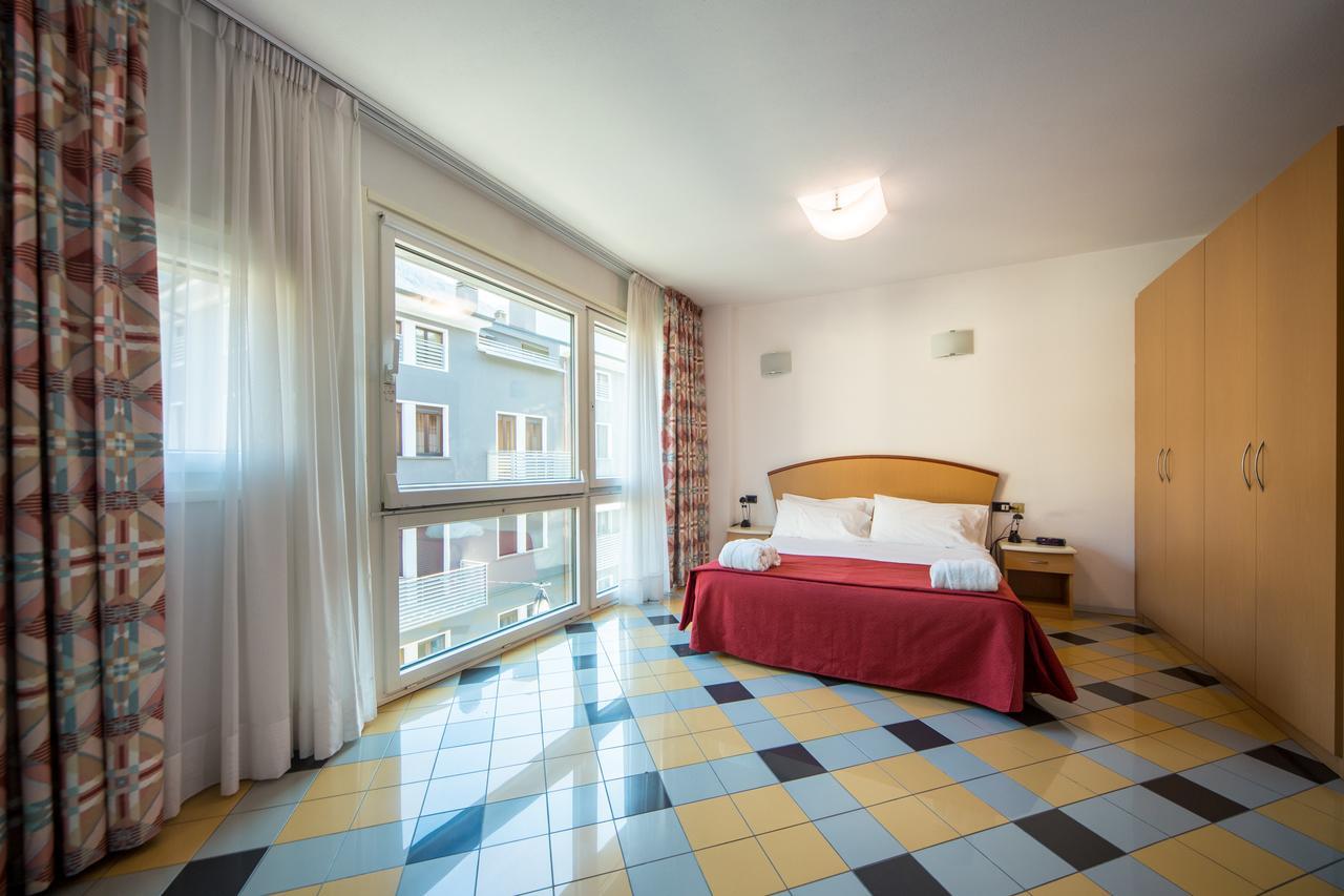 Piazzi House Aparthotel Sondrio Exteriör bild