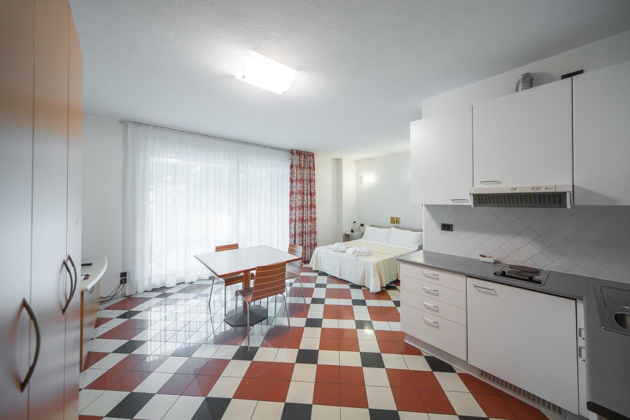 Piazzi House Aparthotel Sondrio Exteriör bild