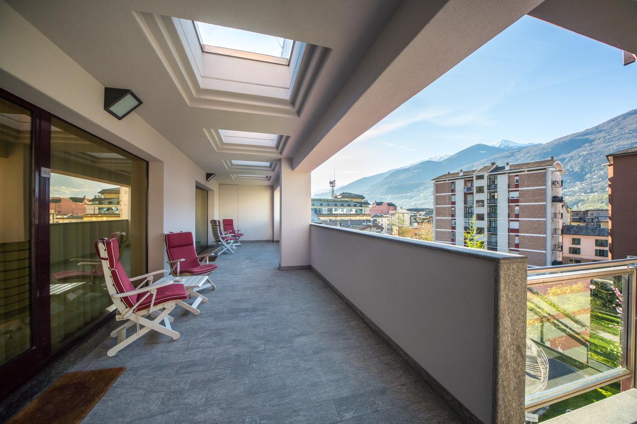 Piazzi House Aparthotel Sondrio Exteriör bild