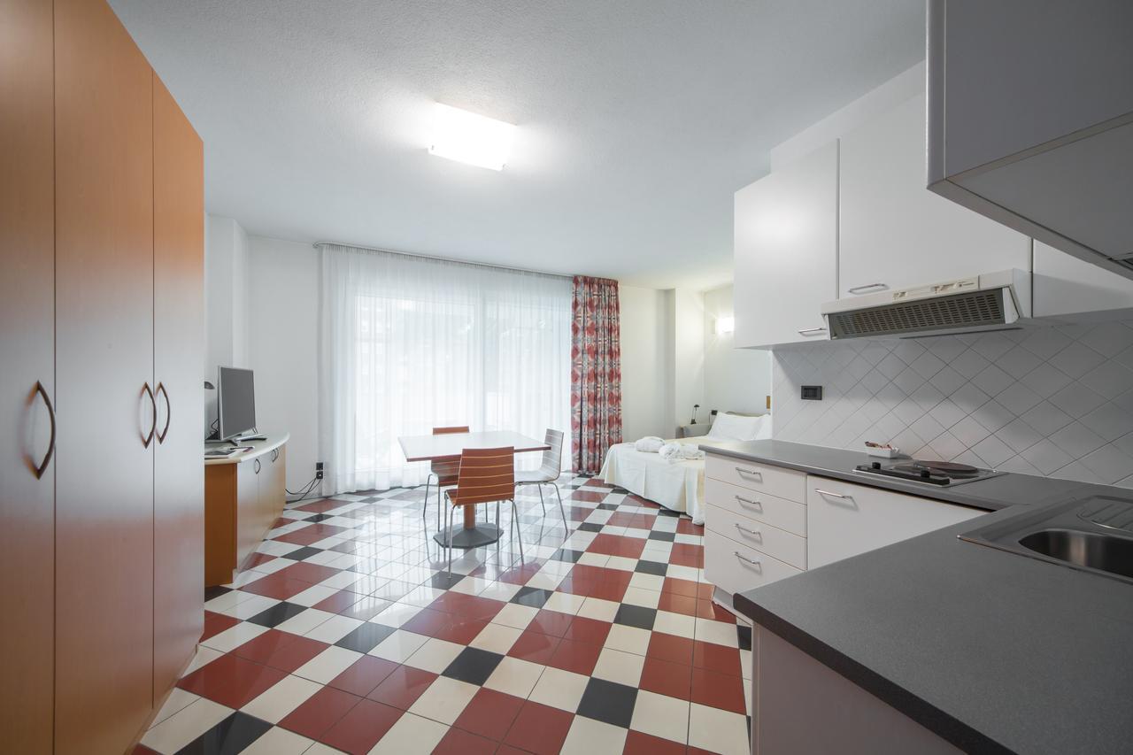 Piazzi House Aparthotel Sondrio Exteriör bild