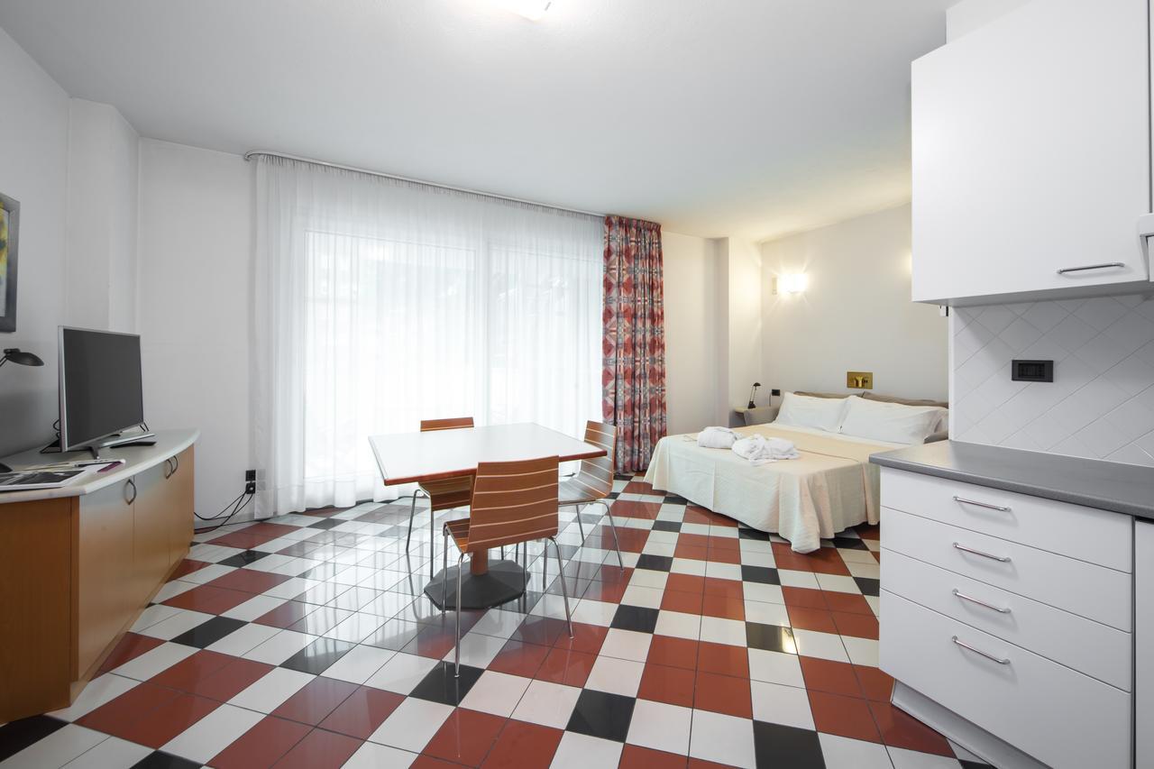 Piazzi House Aparthotel Sondrio Exteriör bild
