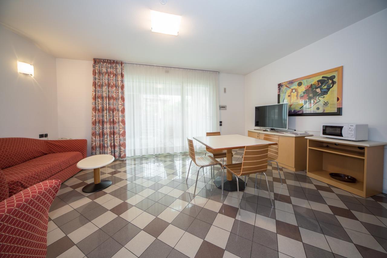Piazzi House Aparthotel Sondrio Exteriör bild