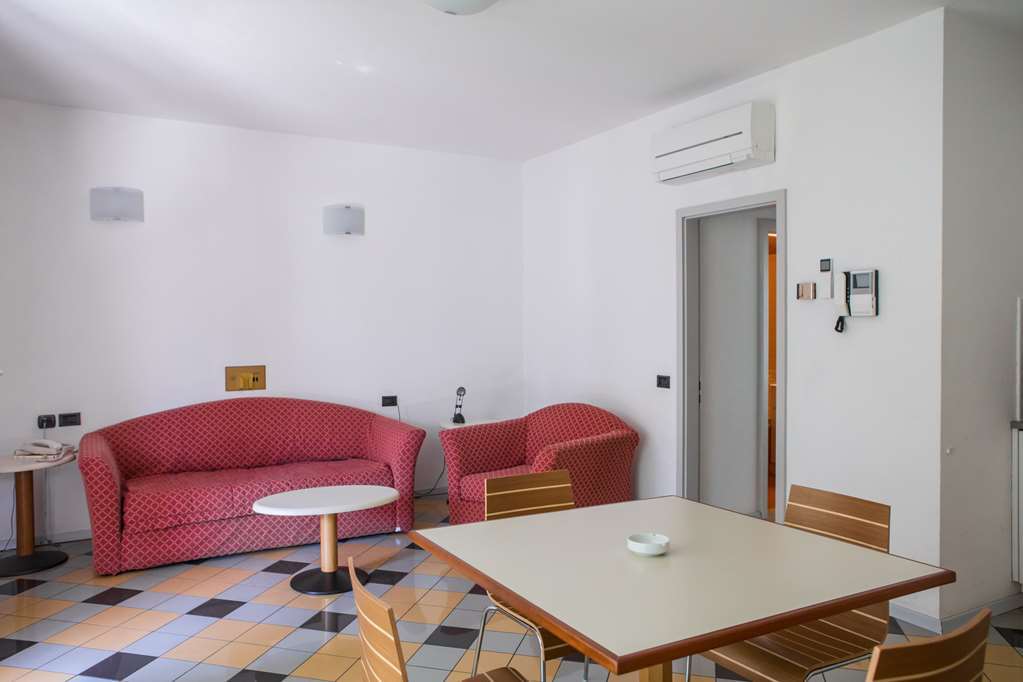 Piazzi House Aparthotel Sondrio Rum bild